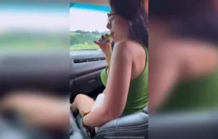 Cibelly Ferreira faz boquete dentro do carro para um fã sortudo