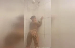 Pipokinha e Pucca fazem sexo lésbico explícito