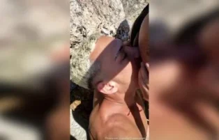 Grazielly Guedes se masturbando deliciosamente na cama