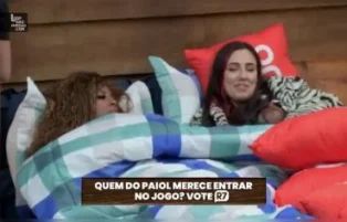 Lumena flagrada pelas câmeras exibindo a buceta na fazenda em 2015