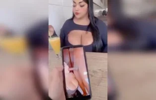 Morena safada dando o cu para um dotado