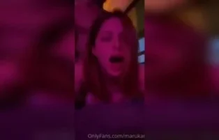 Maru Karv levando rola de quatro no vídeo porno