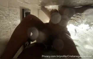 Cris Galera dando para um cara de pau enorme