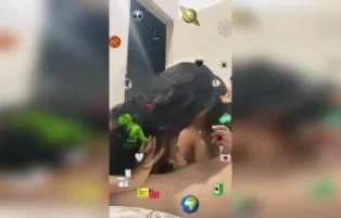Nicole Gomes transando com outra mulher